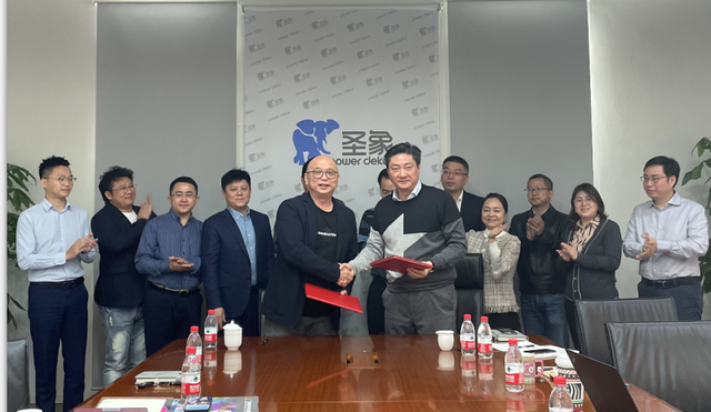 连片地墙勾勒半壁江山 圣象集团与创意玩家的战略共舞
